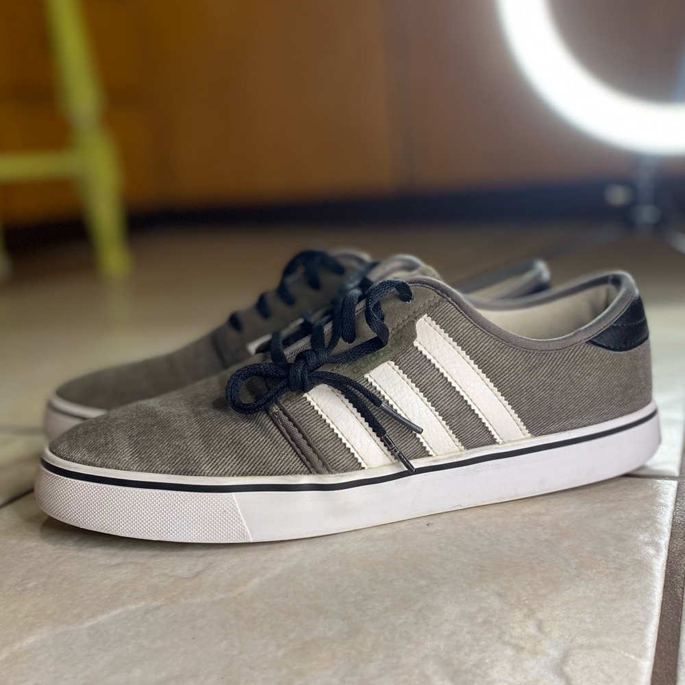 Adidas Skate Seeley (Basbrn / Runninwhite / Black)
